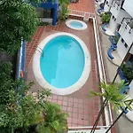 Apartamento Con Tres Habitaciones, Tres Banos, Con Aire Acondicionado A 3 Minutos Del Aeropuerto, A 7 Minutos Del Sector Historico.
